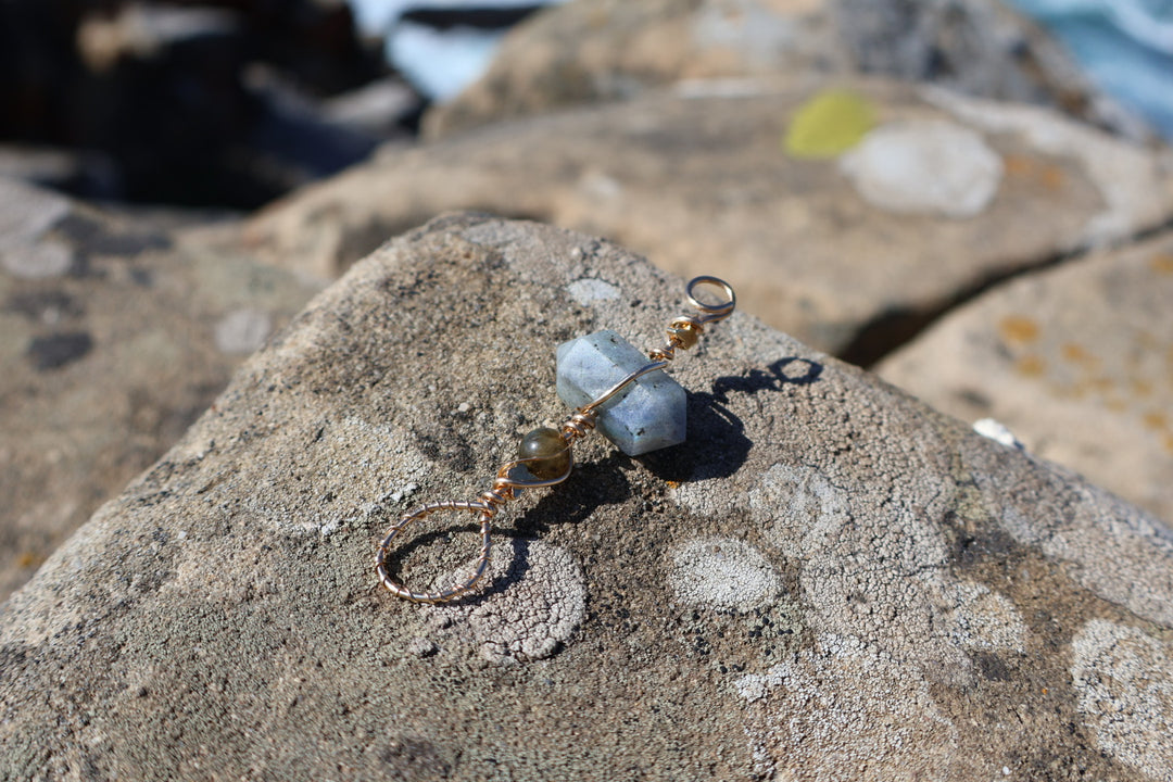 Labradorite joint holder