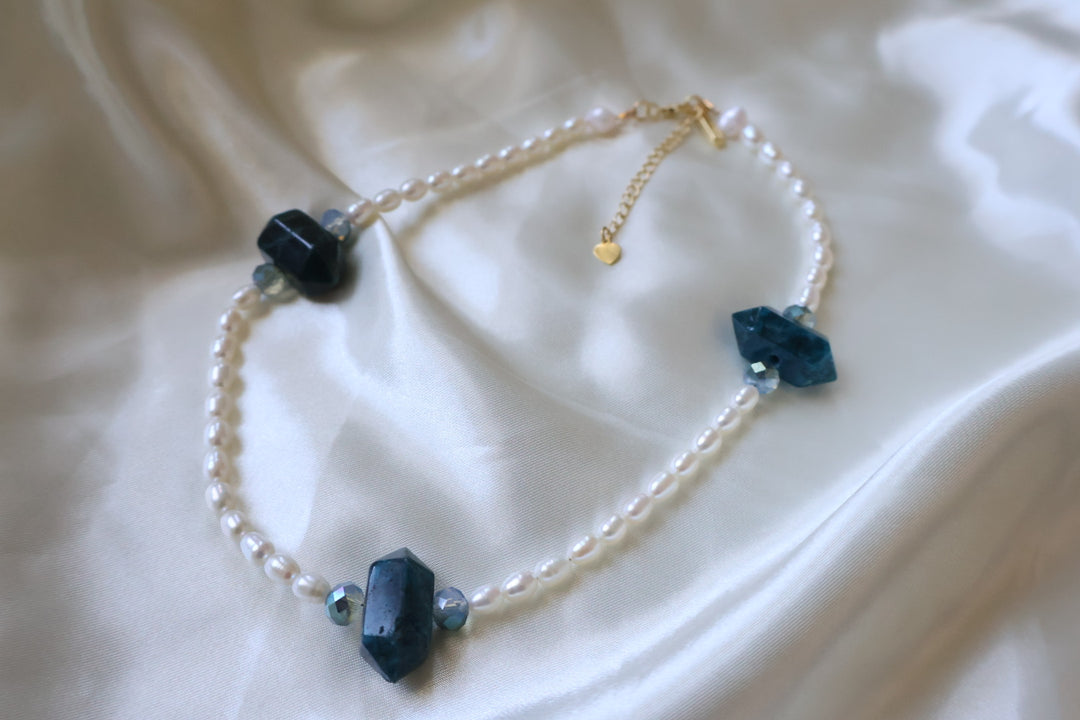 Apatite pearl necklace